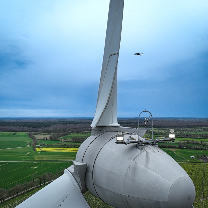 Inspection de pale d'éolienne par drone